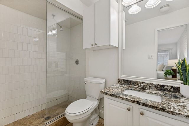 5911 E University Boulevard 206, Dallas, TX 75206