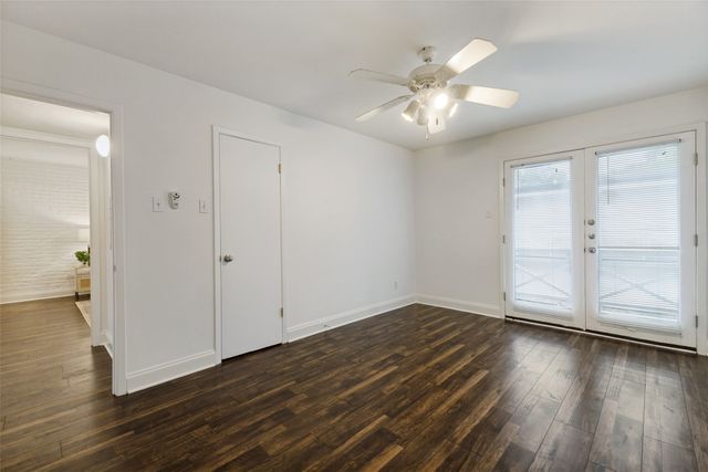 5911 E University Boulevard 206, Dallas, TX 75206