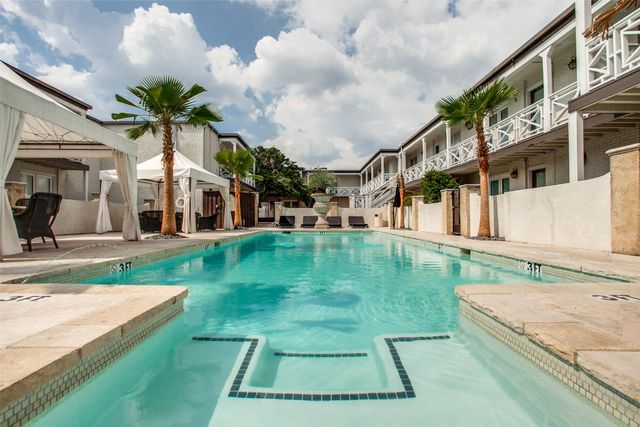 5911 E University Boulevard 206, Dallas, TX 75206