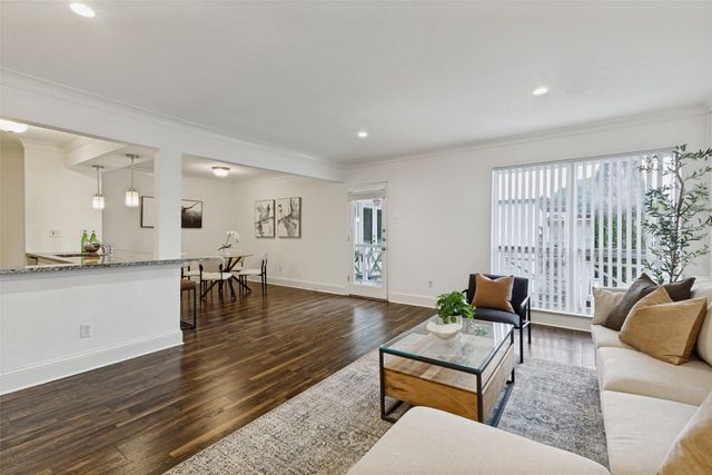 5911 E University Boulevard 206, Dallas, TX 75206