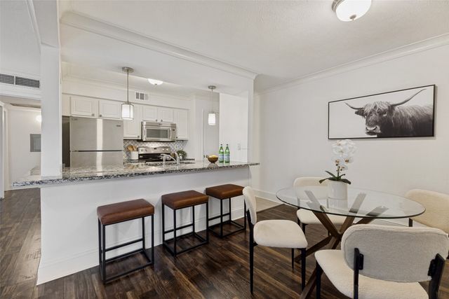 5911 E University Boulevard 206, Dallas, TX 75206