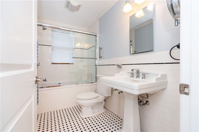 1180 Narragansett Boulevard B1, Cranston, RI 02905