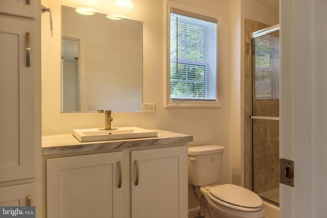 216 PARK DR, Media, PA 19063