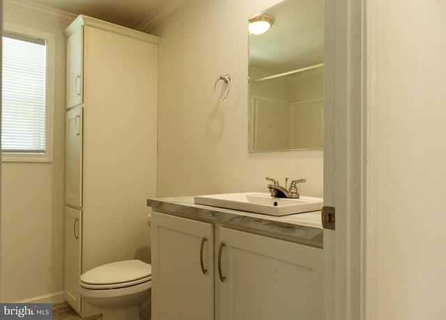 216 PARK DR, Media, PA 19063