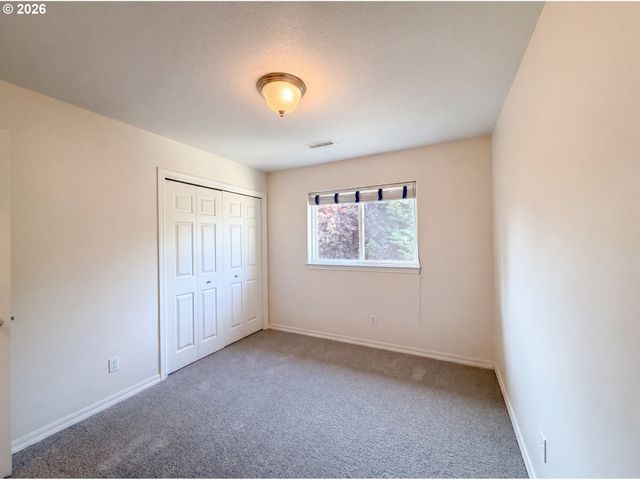 5880 Se SNOWBERRY Ct, Hillsboro, OR 97123
