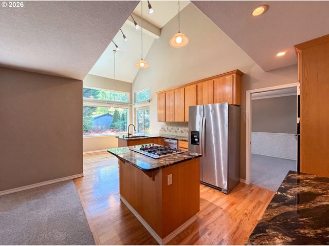5880 Se SNOWBERRY Ct, Hillsboro, OR 97123