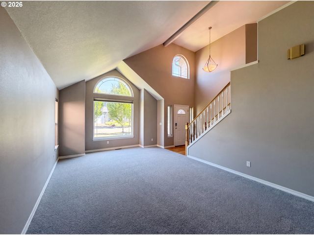 5880 Se SNOWBERRY Ct, Hillsboro, OR 97123