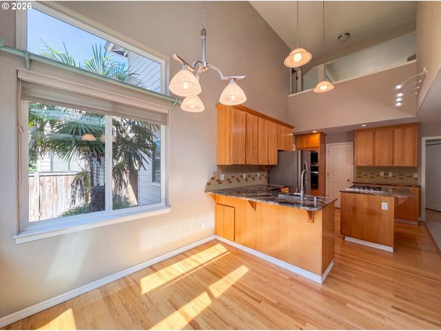 5880 Se SNOWBERRY Ct, Hillsboro, OR 97123