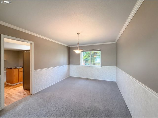5880 Se SNOWBERRY Ct, Hillsboro, OR 97123