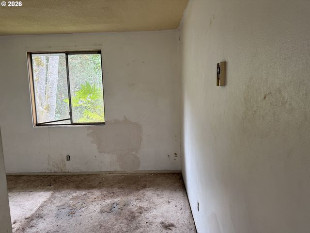 395 E 46TH Ave, Eugene, OR 97405