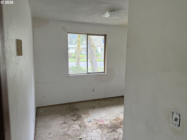 395 E 46TH Ave, Eugene, OR 97405