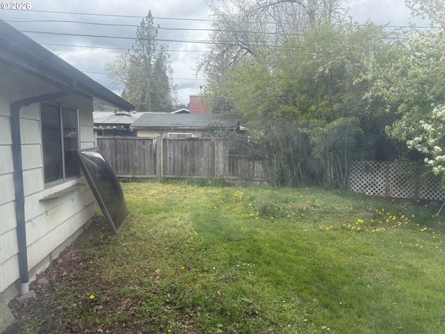 395 E 46TH Ave, Eugene, OR 97405