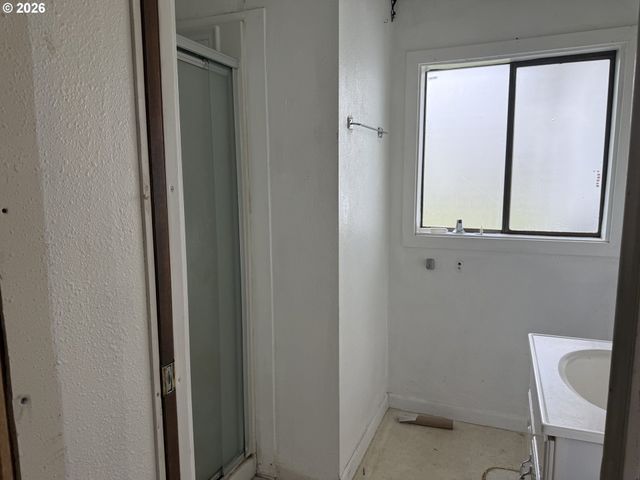 395 E 46TH Ave, Eugene, OR 97405