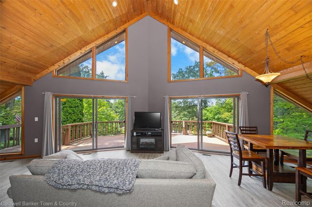 4583 Cornwell Lane, Hamburg Township, MI 48189
