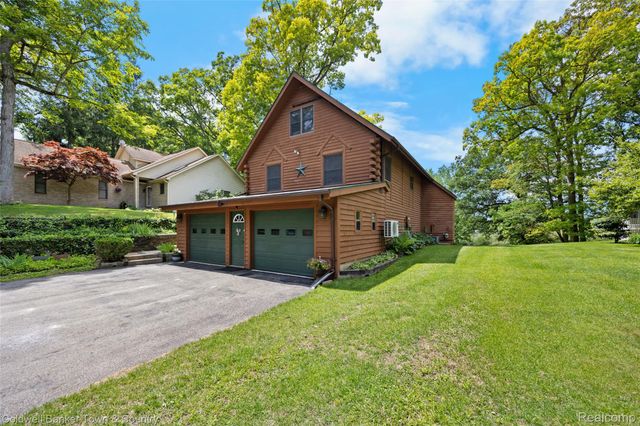 4583 Cornwell Lane, Hamburg Township, MI 48189