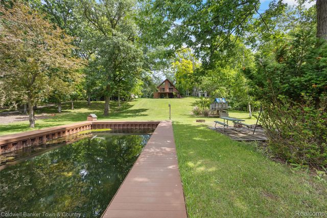 4583 Cornwell Lane, Hamburg Township, MI 48189