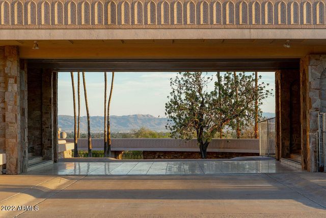 6112 N Paradise View Drive, Paradise Valley, AZ 85253