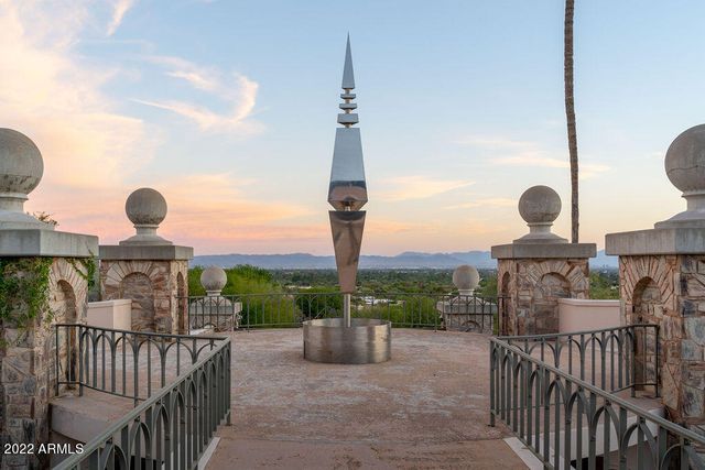 6112 N Paradise View Drive, Paradise Valley, AZ 85253