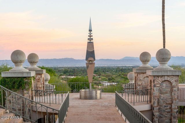 6112 N Paradise View Drive, Paradise Valley, AZ 85253