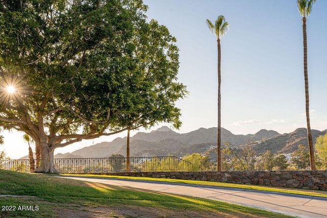 6112 N Paradise View Drive, Paradise Valley, AZ 85253