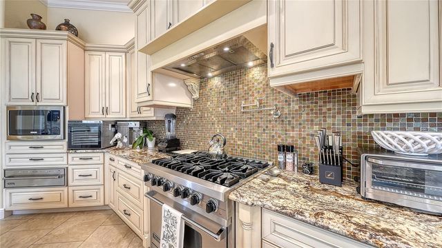 1630 ASSISI DRIVE 18, Sarasota, FL 34231