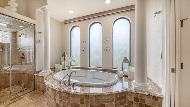 1630 ASSISI DRIVE 18, Sarasota, FL 34231