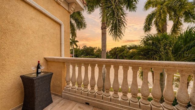 1630 ASSISI DRIVE 18, Sarasota, FL 34231