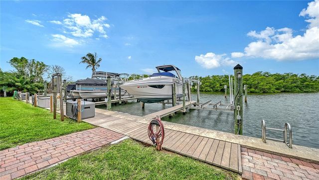 1630 ASSISI DRIVE 18, Sarasota, FL 34231