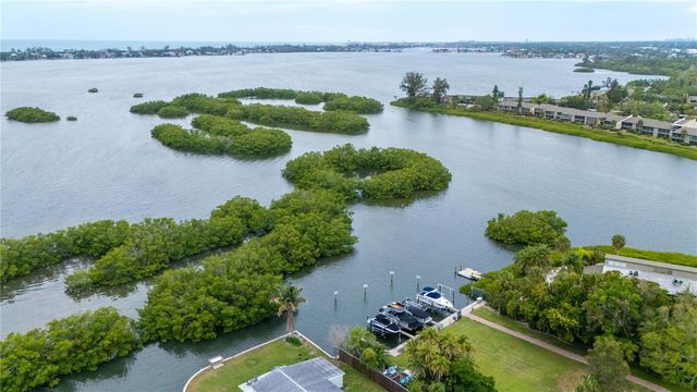 1630 ASSISI DRIVE 18, Sarasota, FL 34231