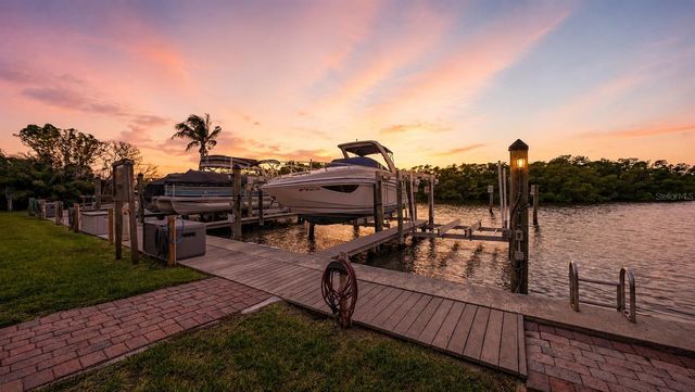 1630 ASSISI DRIVE 18, Sarasota, FL 34231