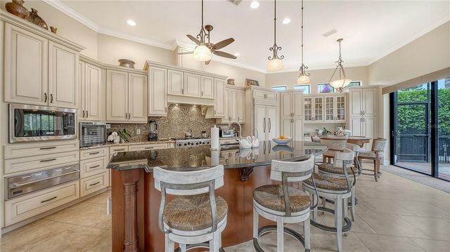 1630 ASSISI DRIVE 18, Sarasota, FL 34231