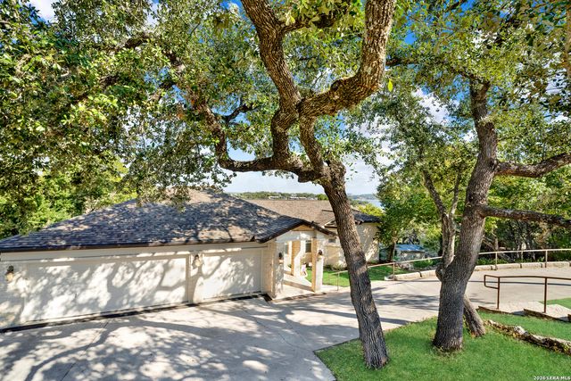 2406 Connie Dr, Canyon Lake, TX 78133