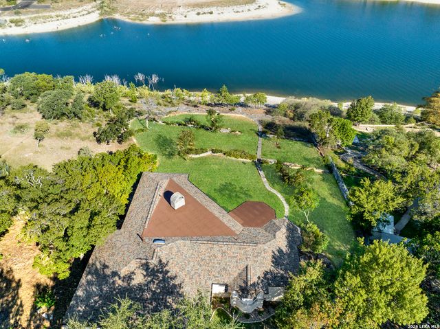 2406 Connie Dr, Canyon Lake, TX 78133