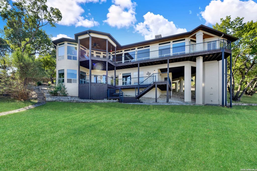 2406 Connie Dr, Canyon Lake, TX 78133