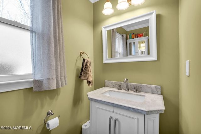 14 Pepperridge Road, Howell, NJ 07731