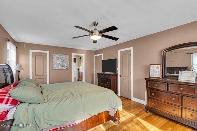 14 Pepperridge Road, Howell, NJ 07731