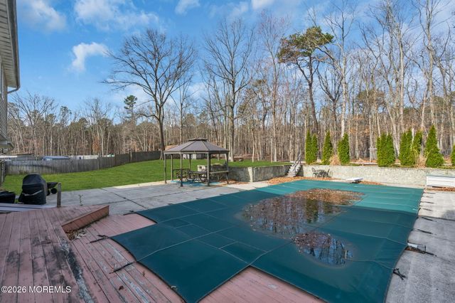 14 Pepperridge Road, Howell, NJ 07731