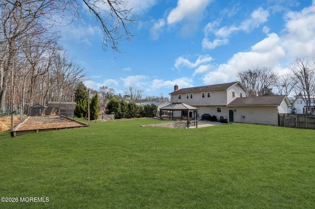 14 Pepperridge Road, Howell, NJ 07731
