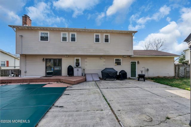 14 Pepperridge Road, Howell, NJ 07731