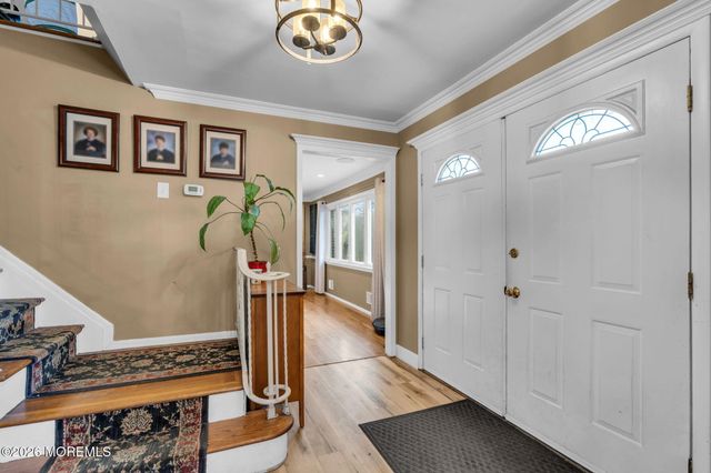 14 Pepperridge Road, Howell, NJ 07731