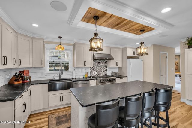 14 Pepperridge Road, Howell, NJ 07731