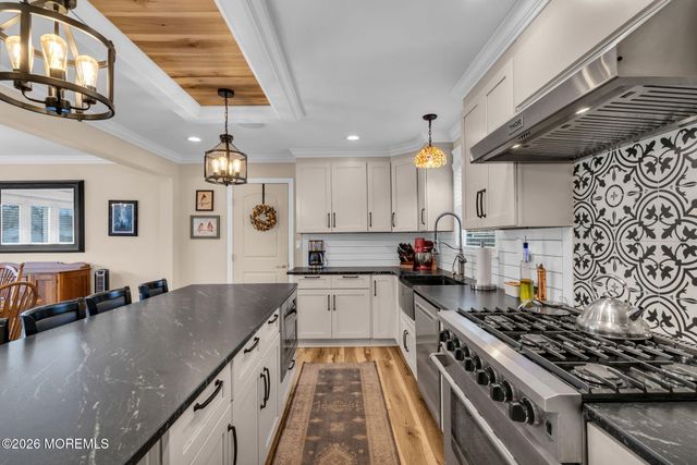 14 Pepperridge Road, Howell, NJ 07731