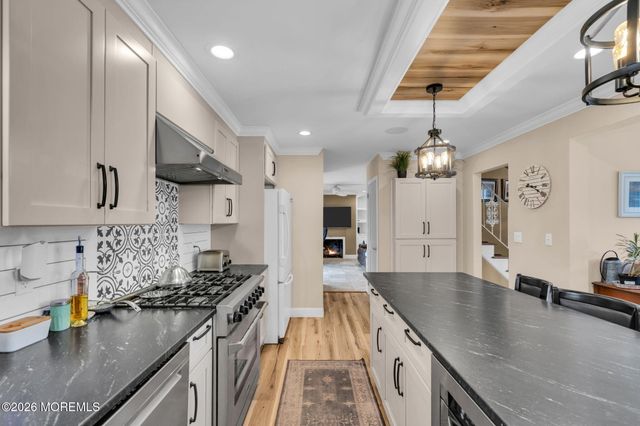 14 Pepperridge Road, Howell, NJ 07731