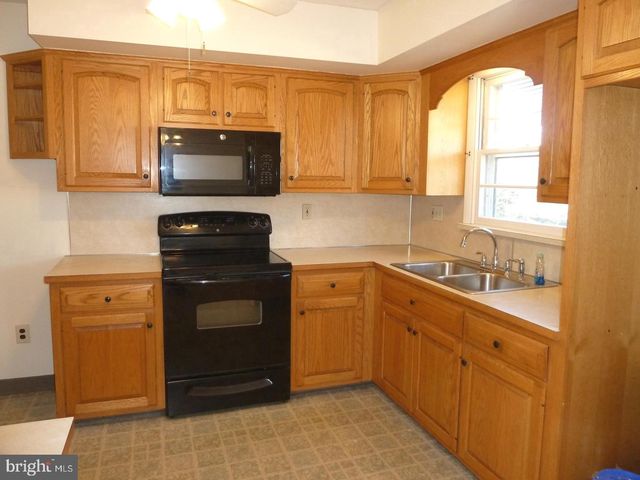 2744 BEDMINSTER RD, Perkasie, PA 18944