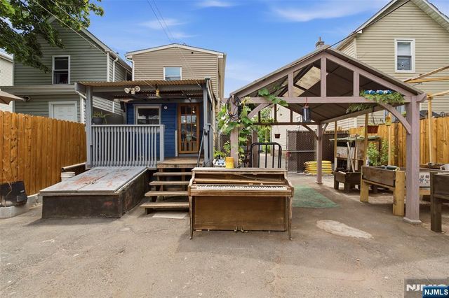 255-257 18th Street, Newark, NJ 07103