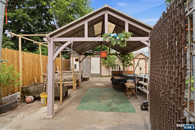 255-257 18th Street, Newark, NJ 07103