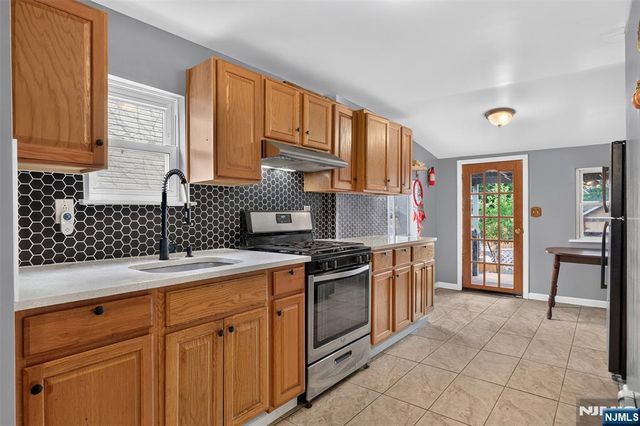 255-257 18th Street, Newark, NJ 07103