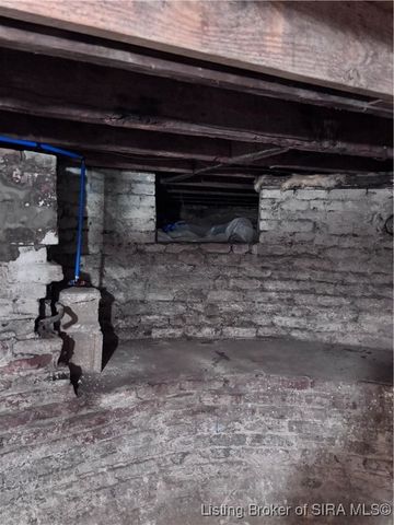 1409 Locust, New Albany, IN 47150