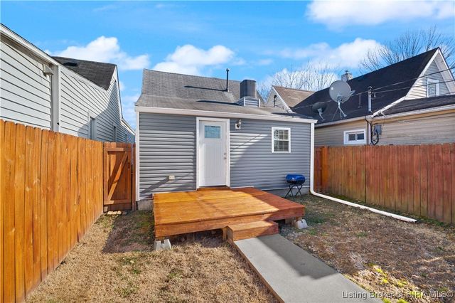 1409 Locust, New Albany, IN 47150