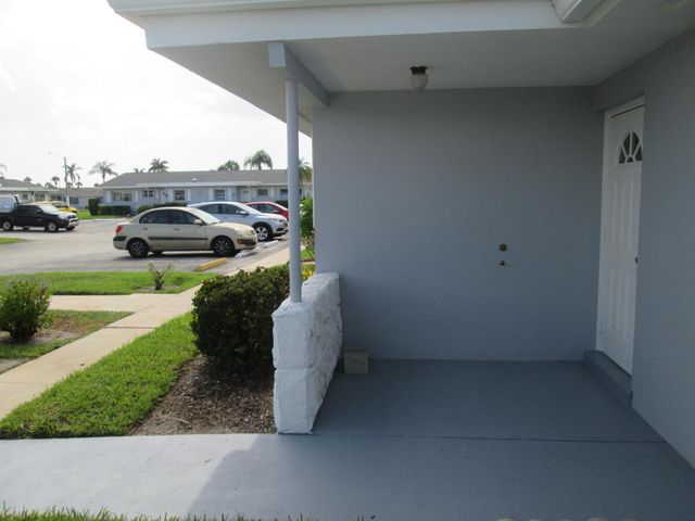 2611 W BARKLEY Drive W E, West Palm Beach, FL 33415